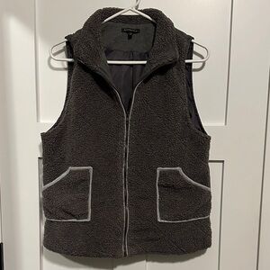 Staccato Charcoal Sherpa Vest